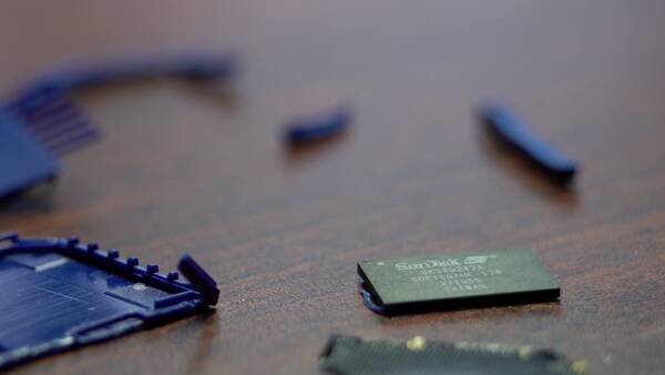 Flash Memory SD Card Open